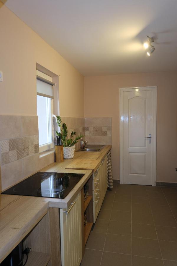 Balatonfőkajár Kajari Apartmanhaz מראה חיצוני תמונה